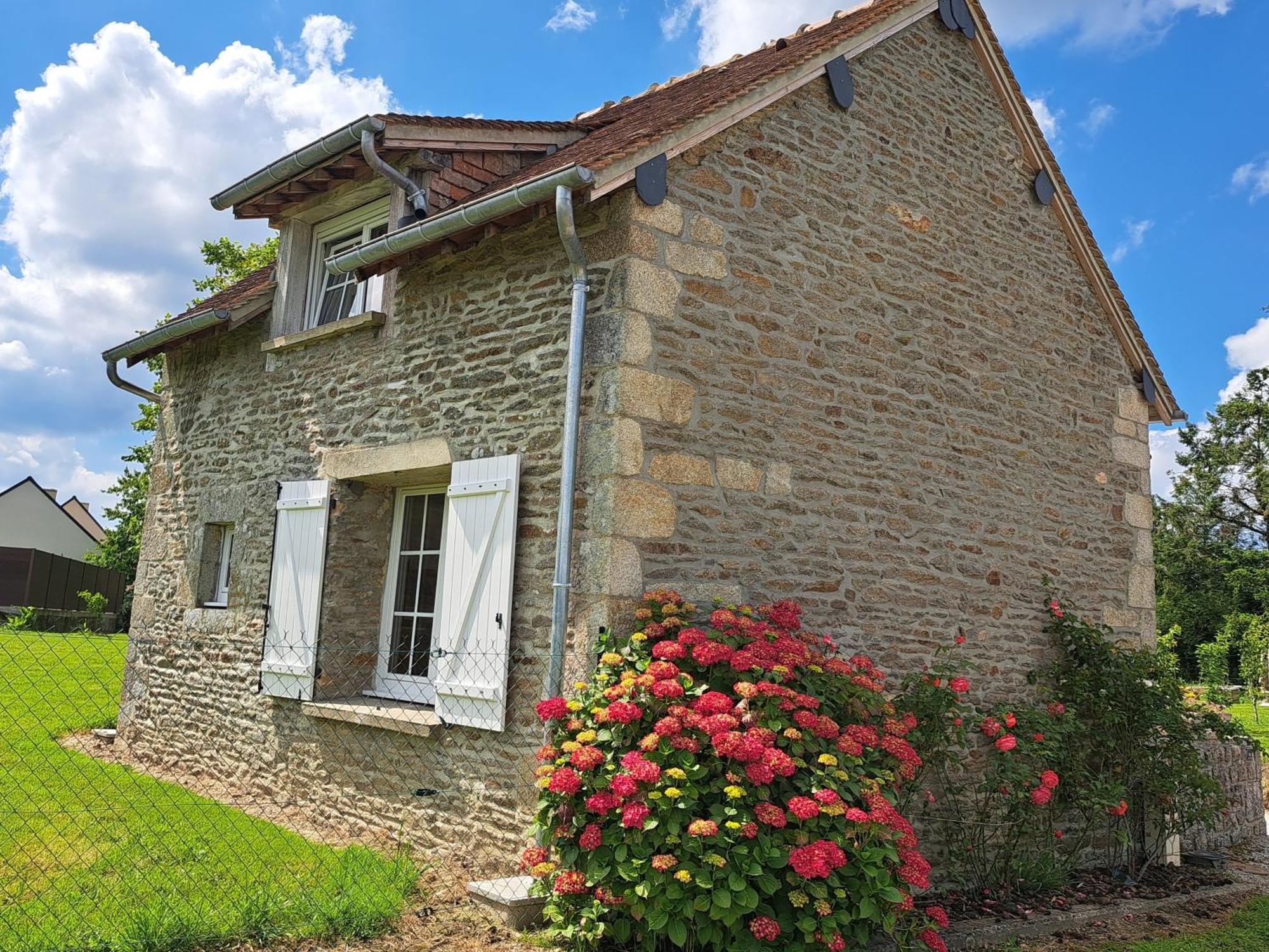 Gite De La Gouvrie Pace  ภายนอก รูปภาพ